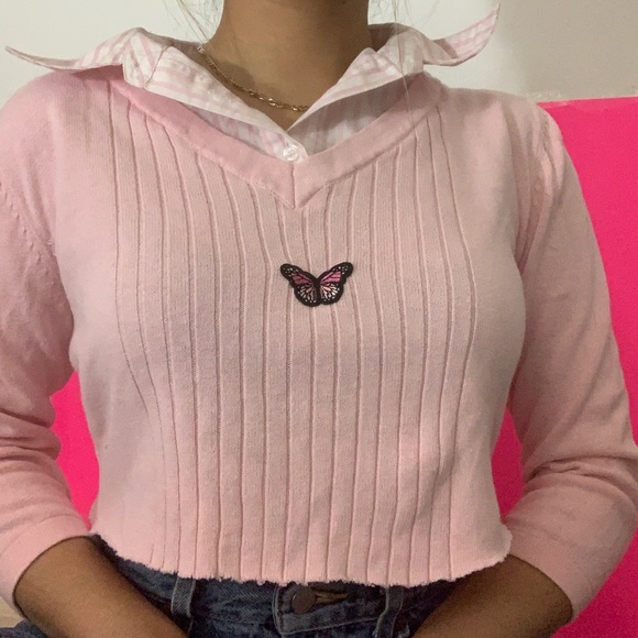 no brand Sweaters - cropped baby pink butterfly sweater🦋